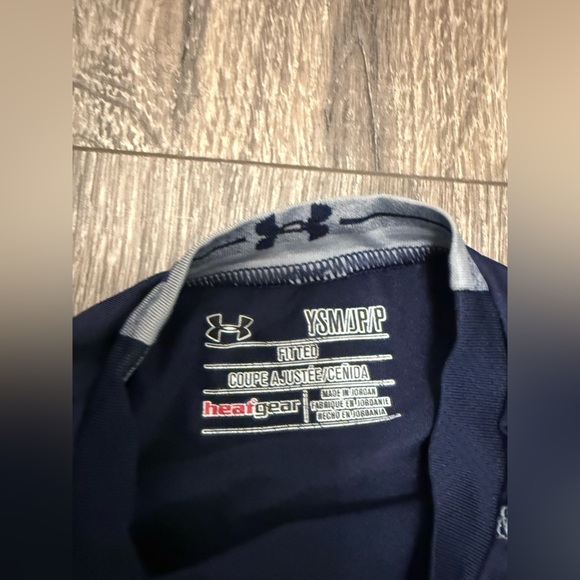 Boys Under Armour YSM Fitted Heat Gear Sleeveless Athletic Top Navy UPF… - Picture 3 of 5